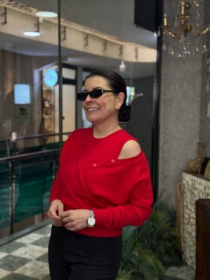 Kırmızı Omuz Detaylı Angora Kazak